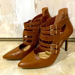 Gianni Bini size 8.5M camel colored high heels